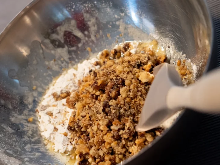 Abricot au four, crumble aux noix et chantilly au romarin — photo 6