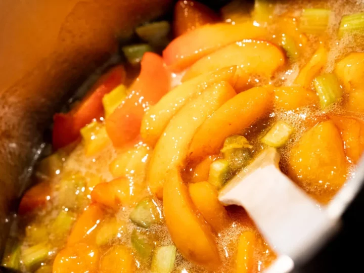 Confiture aux abricots, rhubarbe et amandes éfilées — photo 5