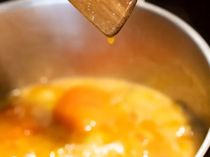 Confiture aux abricots, rhubarbe et amandes éfilées — photo 7