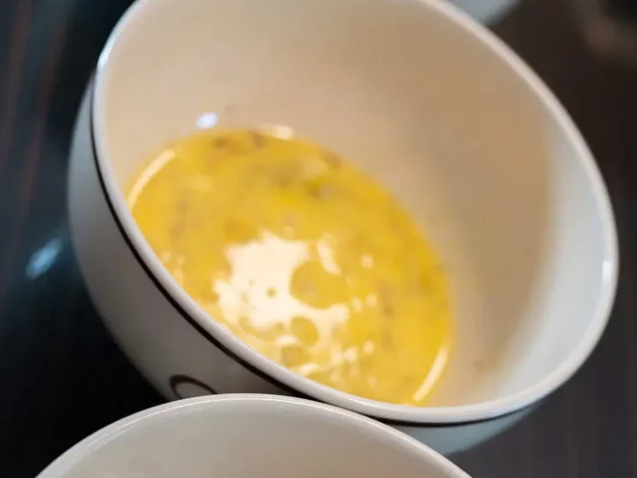 Oeufs mollets panés et bouillon oriental aux champignons — photo 9