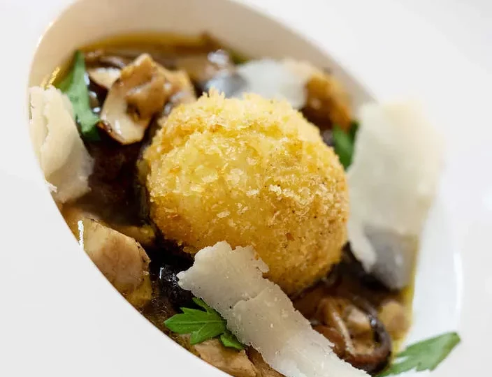 Oeufs mollets panés et bouillon oriental aux champignons — photo 10