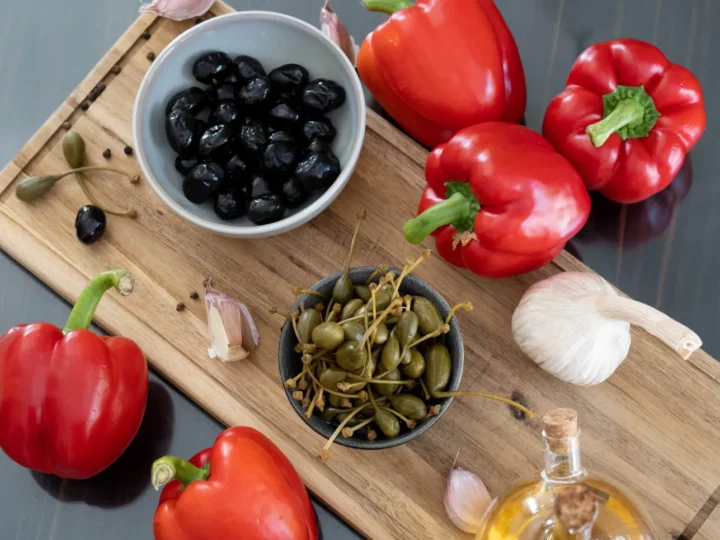Peperoni in padella con olive e capperi — photo 3