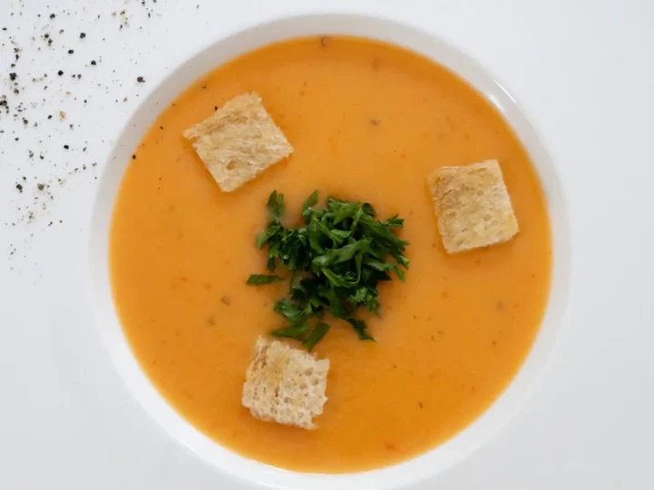 Soupe aux poivrons rouges, Boursin ail et fines herbes