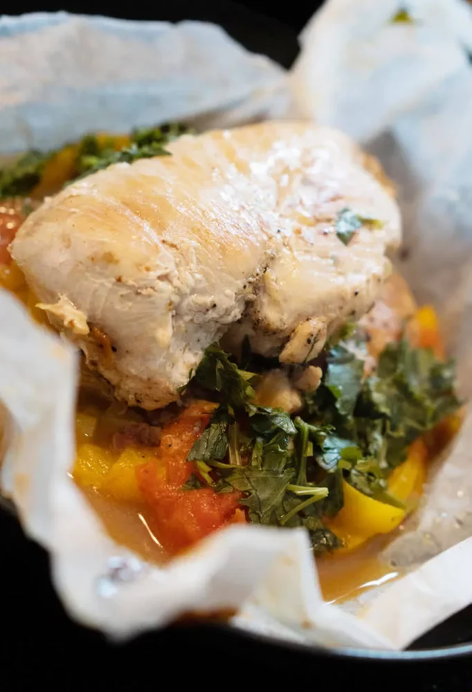 Suprêmes de poulet en papillote